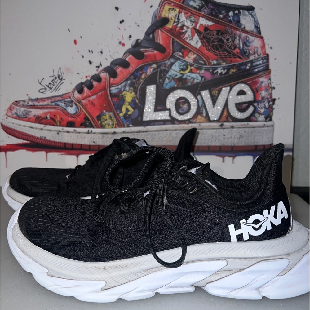 Hoka Clifton Edge Running Shoes Womens 7 Black White Good 1110511 BWHT Mesh